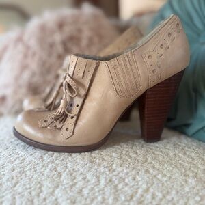 Seychelles Taupe Leather Tassel Heeled Oxford